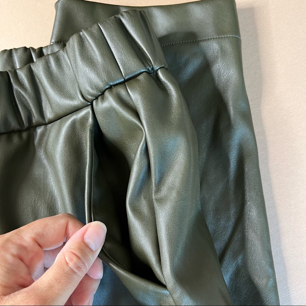 Hunter Green Vegan Leather Pull On Tapered Ankle Pants - Picture 11 of 14